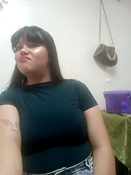 ScarletVibe online show from April 16, 2026, 2:18 pm