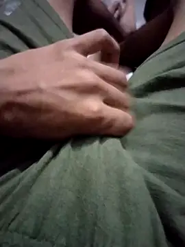 Daddy 004   online show from April 18, 2026, 1:08 am