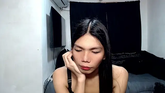 hikarilust23xx online show from April 17, 2026, 6:00 pm