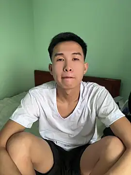 tuanhip online show from April 15, 2026, 3:34 am