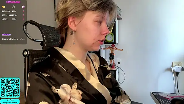 MadalynNosel online show from April 15, 2026, 7:03 am