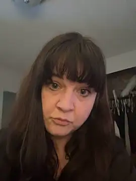 sensual235 online show from April 13, 2026, 10:58 pm