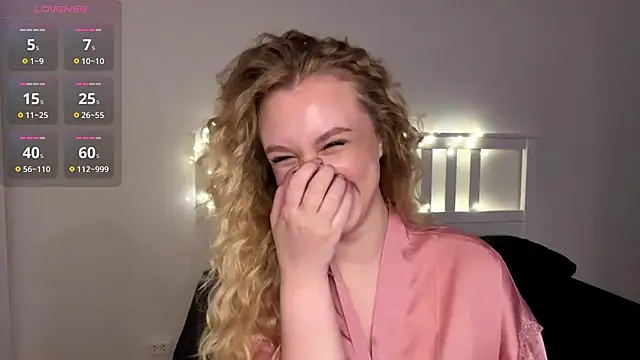 ReginaJoyy online show from April 23, 2026, 5:47 am