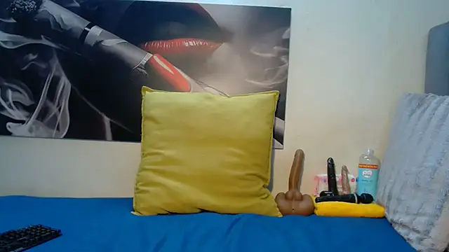 Snapshot of Lola-77 chatting on May 27, 2026, 6:10 am Lola-77 online show from May 27, 2026, 6:10 am