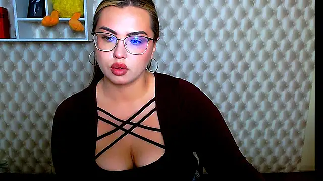 AminaSoul  online show from May 29, 2026, 7:14 am