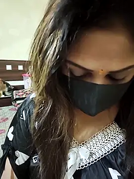 SluttySonam online show from April 4, 2026, 9:27 am