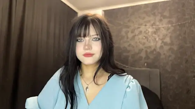 EmilyEmbears online show from April 13, 2026, 5:33 am