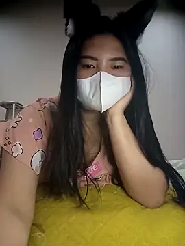 Alicee 001 online show from April 3, 2026, 3:51 pm