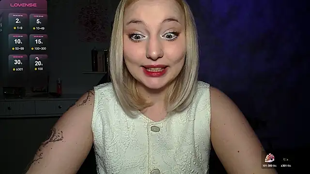 Snapshot of SW_K1RA1 chatting on April 27, 2026, 8:29 pm SW K1RA1 online show from April 27, 2026, 8:29 pm