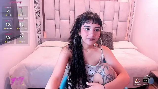Snapshot of Hanna_Clark__ chatting on May 30, 2026, 11:49 am Hanna Clark online show from May 30, 2026, 11:49 am