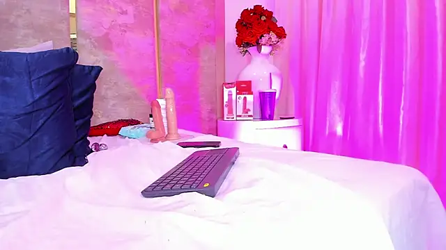 BellaWilliams  online show from June 17, 2026, 8:47 am