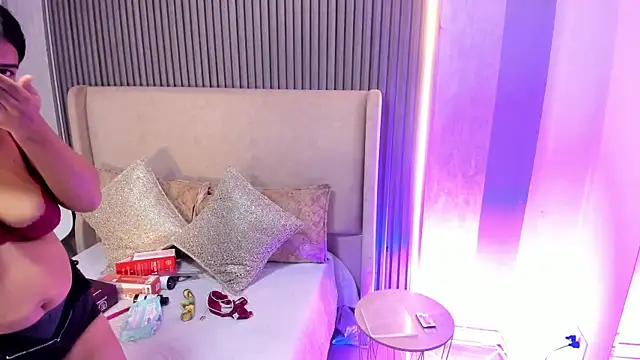 BellaWilliams  online show from July 16, 2026, 7:44 pm