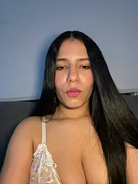 IsabelaRivers online show from April 12, 2026, 6:27 am