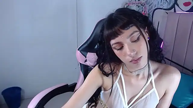adulce pinkcm online show from April 30, 2026, 8:57 pm