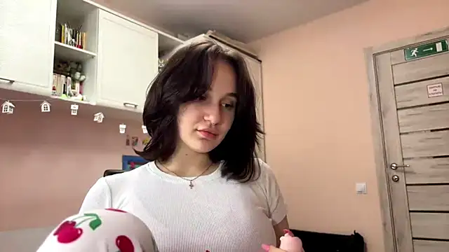 NoraSweetie online show from April 12, 2026, 12:08 pm