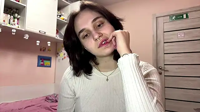 NoraSweetie online show from April 15, 2026, 7:58 pm