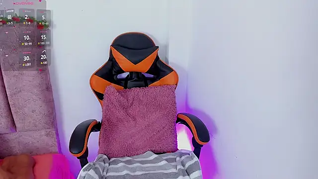 alisson boobs   online show from April 16, 2026, 10:34 pm