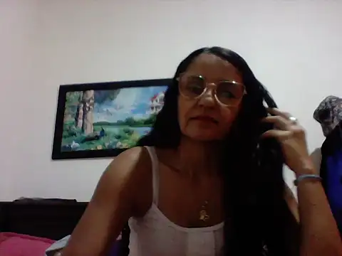 Snapshot of FenixPretty chatting on May 6, 2026, 4:55 pm FenixPretty online show from May 6, 2026, 4:55 pm