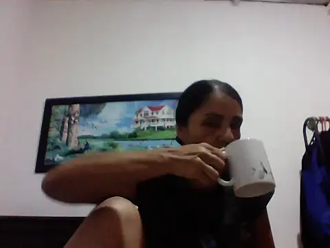 Snapshot of FenixPretty chatting on April 28, 2026, 7:40 pm FenixPretty online show from April 28, 2026, 7:40 pm