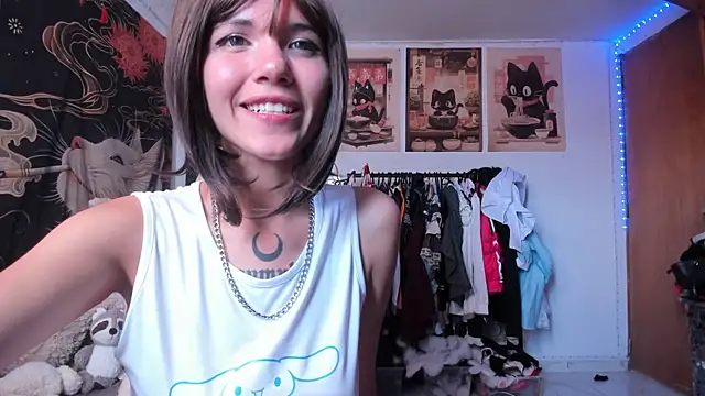 Anneharperr online show from April 18, 2026, 7:51 pm