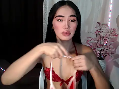 Snapshot of urasiankylie chatting on July 9, 2026, 5:56 pm urasiankylie online show from July 9, 2026, 5:56 pm