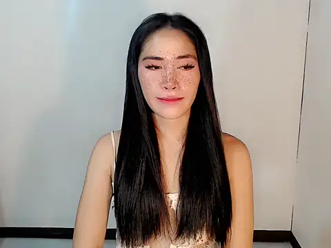 urasiankylie online show from April 18, 2026, 5:04 pm