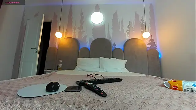 NolaDonovan online show from April 4, 2026, 7:09 pm