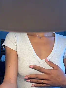 Snapshot of latinacaro- chatting on May 10, 2026, 7:34 am latinacaro- online show from May 10, 2026, 7:34 am