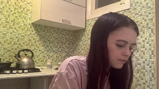 KikiAmino online show from April 4, 2026, 5:30 pm