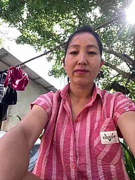 Snapshot of Huonglyna chatting on May 16, 2026, 1:26 am Huonglyna online show from May 16, 2026, 1:26 am