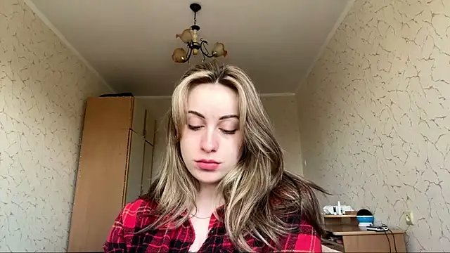 SpringSummers online show from April 17, 2026, 9:45 am