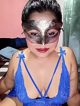 Snapshot of Maskedcurves chatting on July 27, 2026, 2:24 pm Maskedcurves online show from July 27, 2026, 2:24 pm