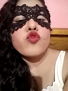 Snapshot of Maskedcurves chatting on April 8, 2026, 5:20 am Maskedcurves online show from April 8, 2026, 5:20 am