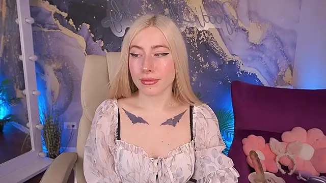 Snapshot of MelaniiePlay chatting on July 18, 2026, 5:16 am MelaniiePlay online show from July 18, 2026, 5:16 am