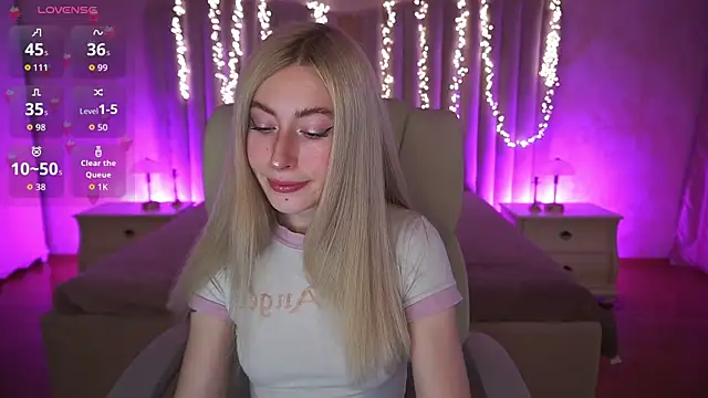 MelaniiePlay online show from April 8, 2026, 1:01 pm