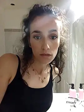 Lolaa92i online show from April 8, 2026, 8:21 pm