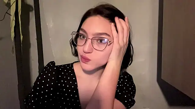 SinfulStarlight online show from April 5, 2026, 1:40 pm