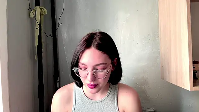 SinfulStarlight online show from April 8, 2026, 5:20 am