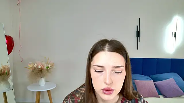 Eva Saylor online show from April 13, 2026, 11:03 am