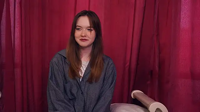 ElbaMarvier online show from April 10, 2026, 9:27 am