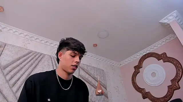 DamiaanXx online show from April 8, 2026, 12:39 pm