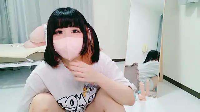 RAIMU CHAN online show from April 6, 2026, 2:18 pm