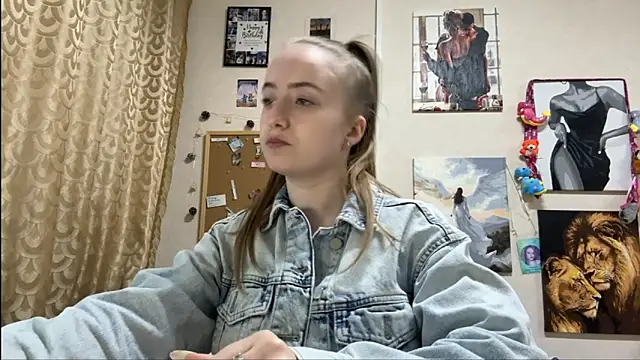 SabinaHaggen online show from April 22, 2026, 4:25 pm