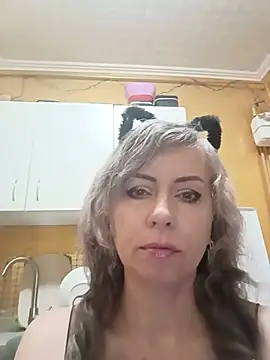 Snapshot of TaynaSecret chatting on May 28, 2026, 8:37 pm TaynaSecret online show from May 28, 2026, 8:37 pm