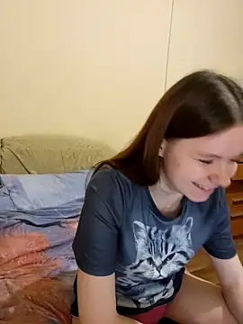 JessicaHolland1 online show from April 13, 2026, 5:28 pm