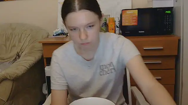 Snapshot of JessicaHolland1 chatting on July 12, 2026, 6:42 pm JessicaHolland1 online show from July 12, 2026, 6:42 pm