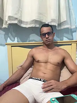 LucasGostoso30 online show from April 7, 2026, 4:03 am
