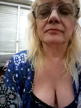 MatureElegantWidow online show from May 1, 2026, 2:05 am