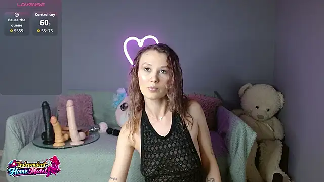 Snapshot of Bea_doll chatting on May 24, 2026, 1:05 am Bea doll online show from May 24, 2026, 1:05 am