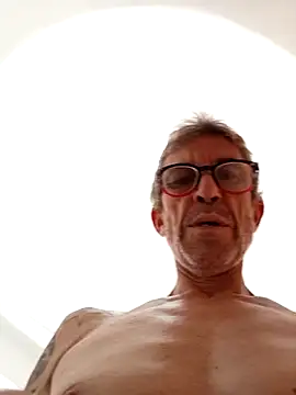 Snapshot of chris-sbh11 chatting on June 12, 2026, 4:49 pm chris-sbh11 online show from June 12, 2026, 4:49 pm